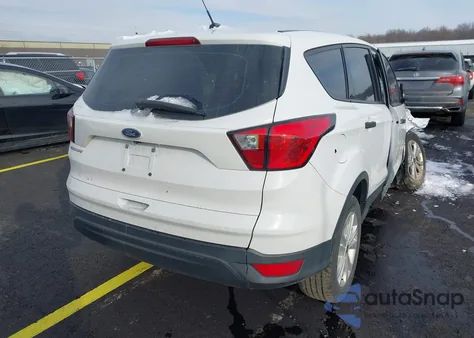 2019 Ford Escape S z USA, uszkodzony, nr VIN 1FMCU0F73KUA32311